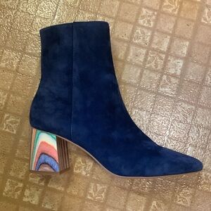 Charlotte Stone navy Teegan booties! Size 8